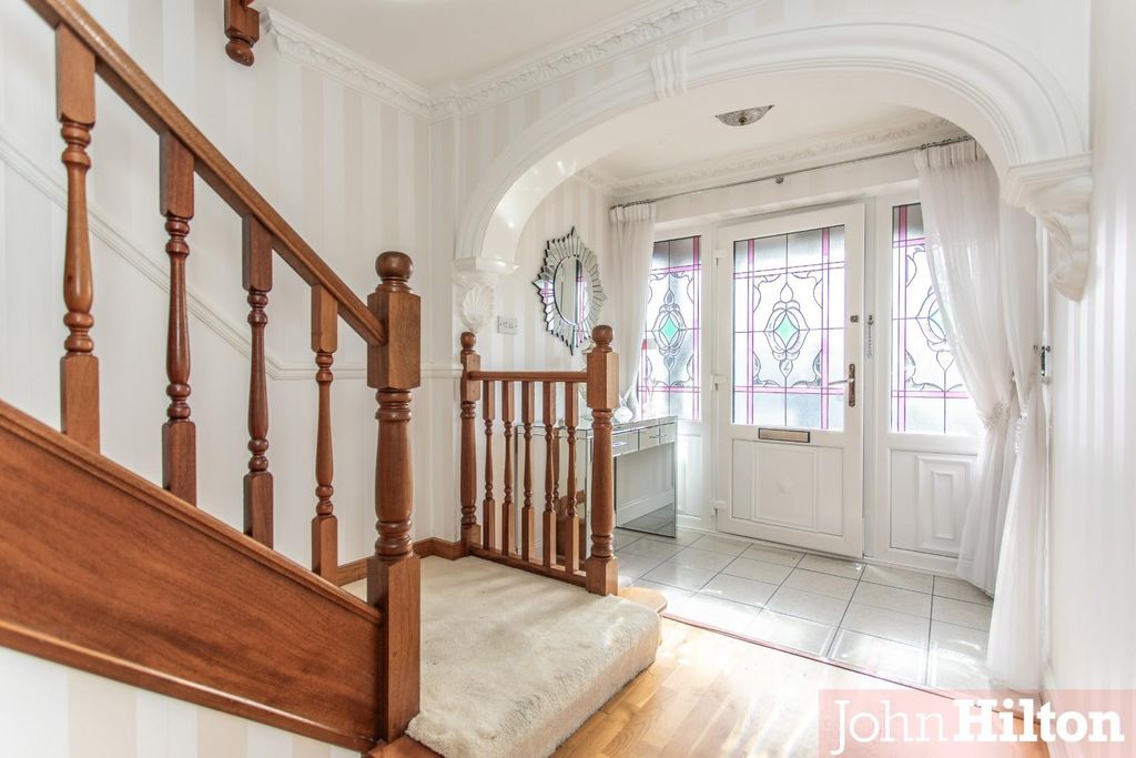 Property photo 2 of 22 Ainsworth Avenue22.Jpg