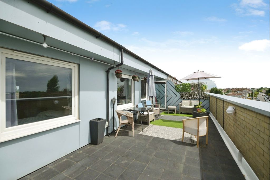 2 bed flat for sale527 Green Lane, Ilford IG3