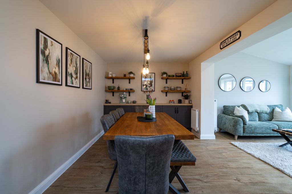 Property photo 2 of 39 Diner