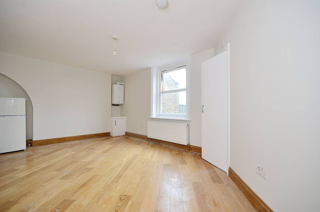 Property photo 1 of 2