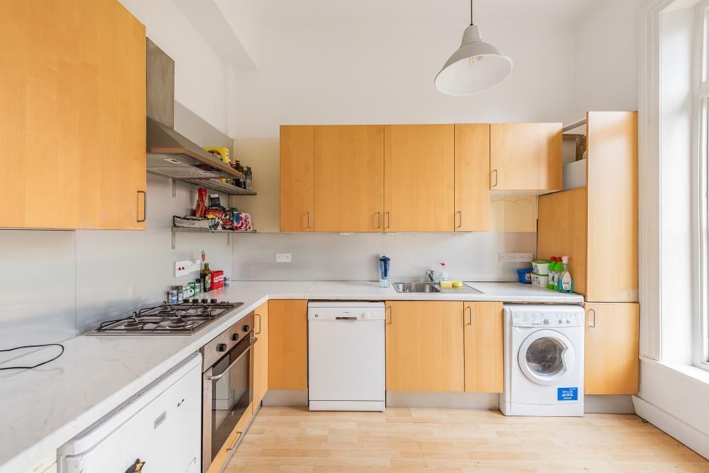 Property photo 2 of 10 Kitchen