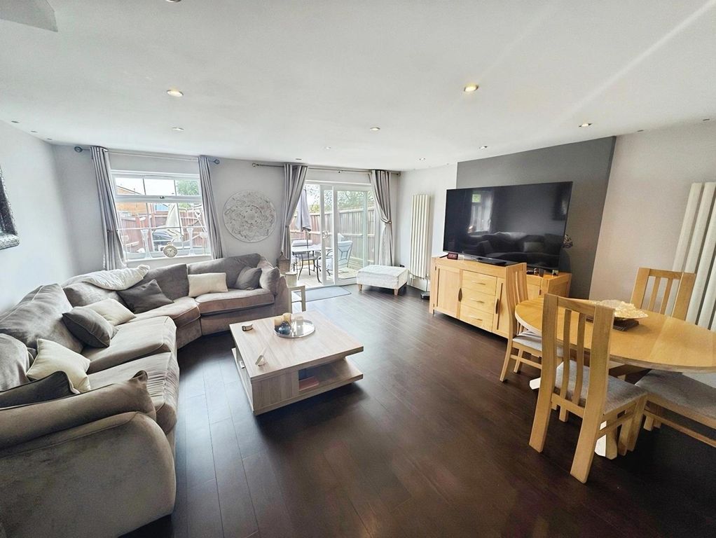 Property photo 3 of 18 Pbox-Img.Jpg