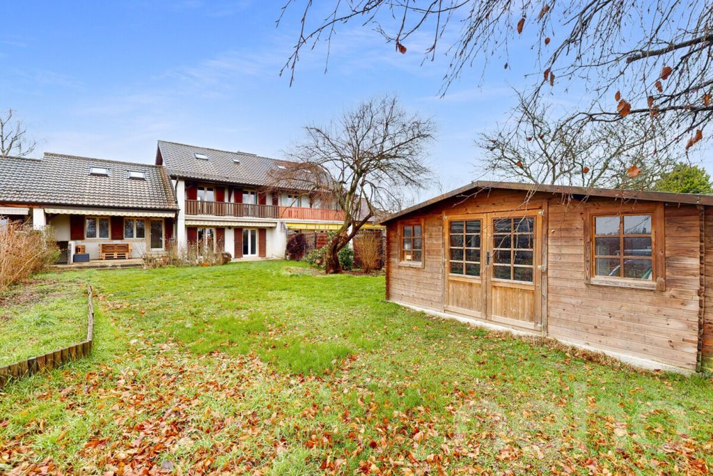 Property photo 2 of 12