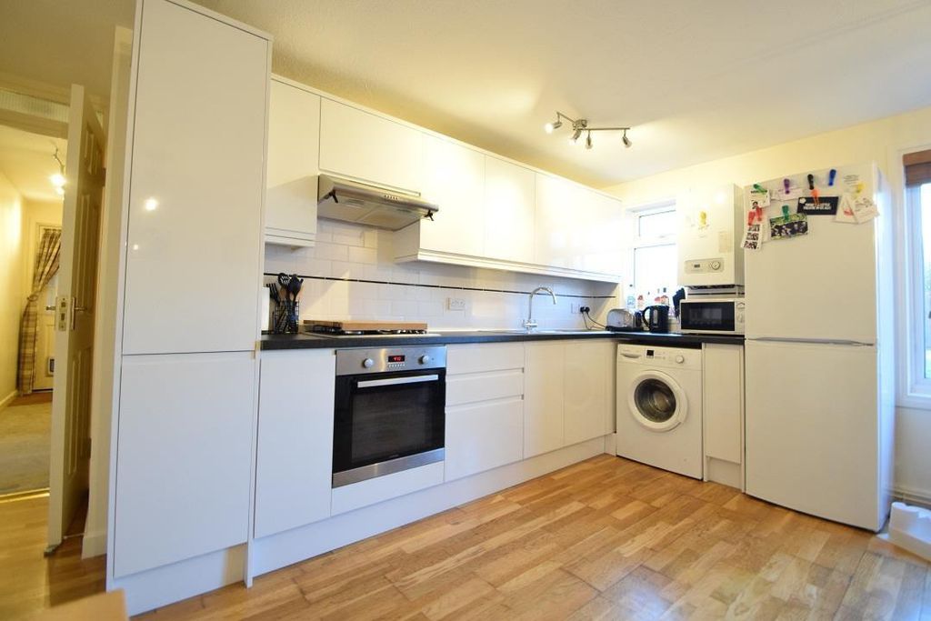 Property photo 3 of 5 Kitchen