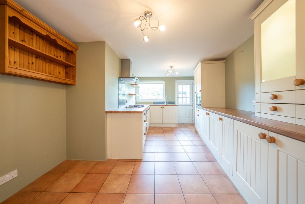 Property photo 2 of 24