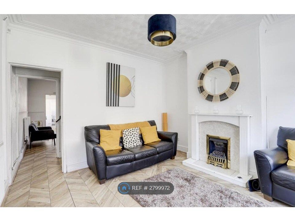 Property photo 3 of 8 Living Room