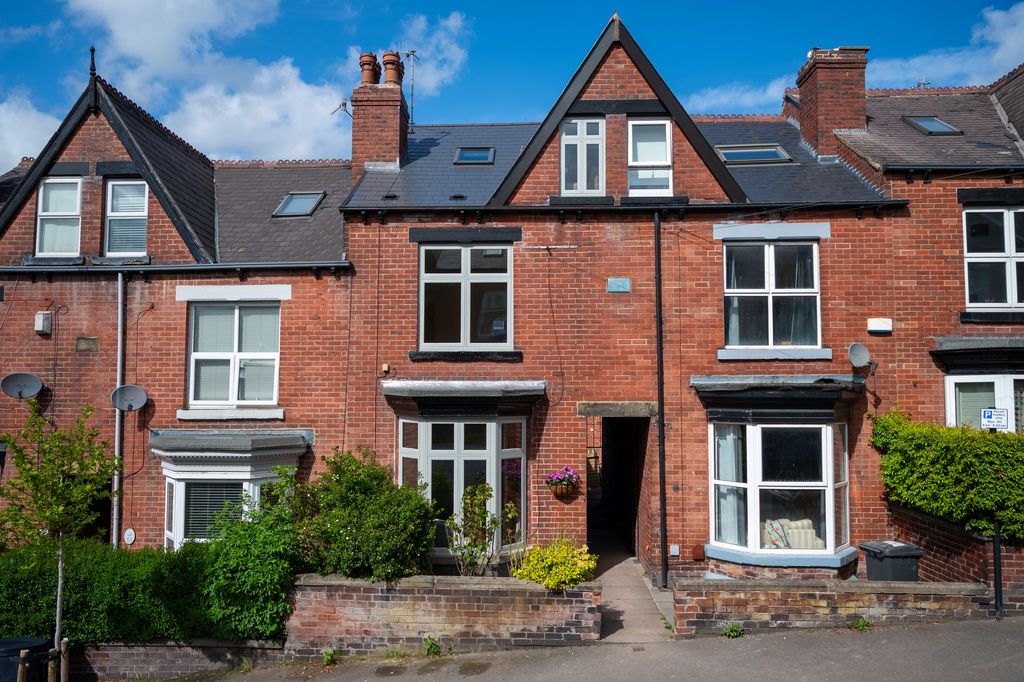 Property photo 3 of 31 Front External