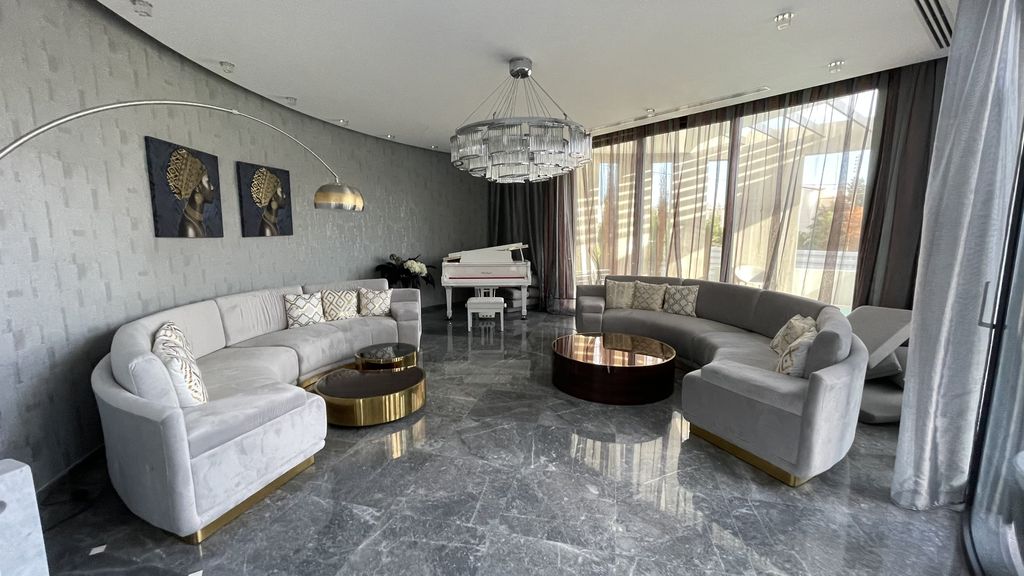 Property photo 3 of 26