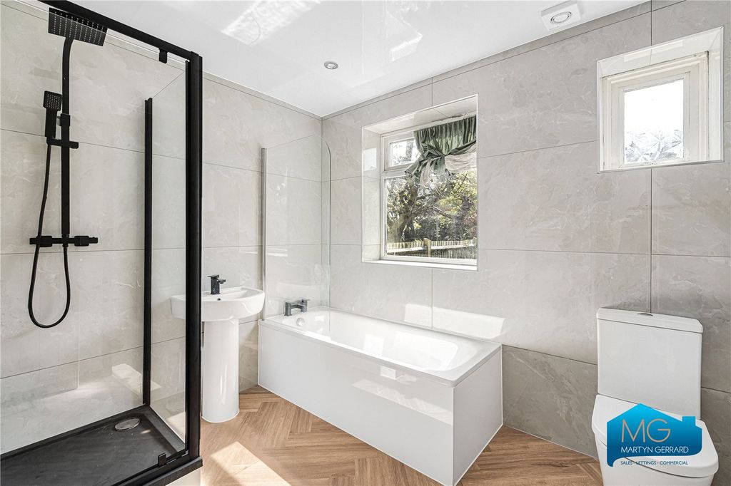 Property photo 3 of 24 Picture No. 09