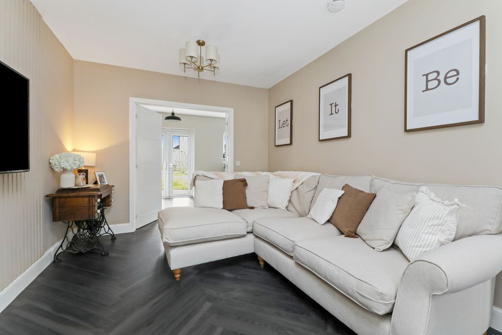 Property photo 3 of 28 Property Image 3