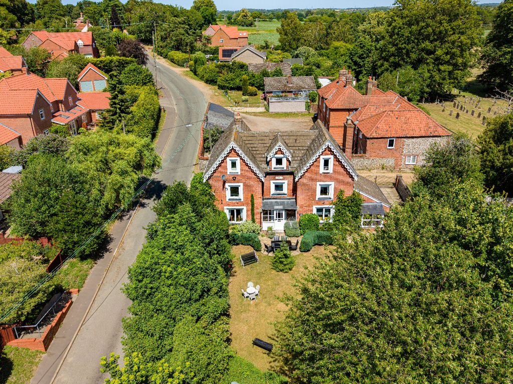 Property photo 2 of 37 5278594