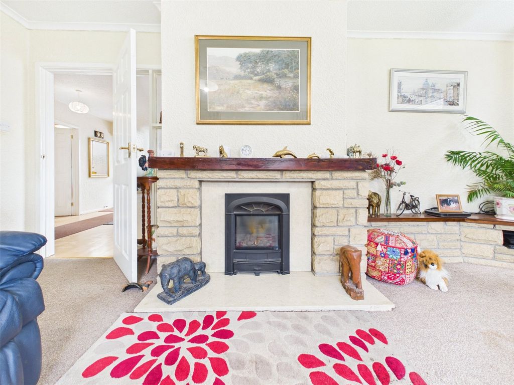 Property photo 2 of 37 Picture No. 17