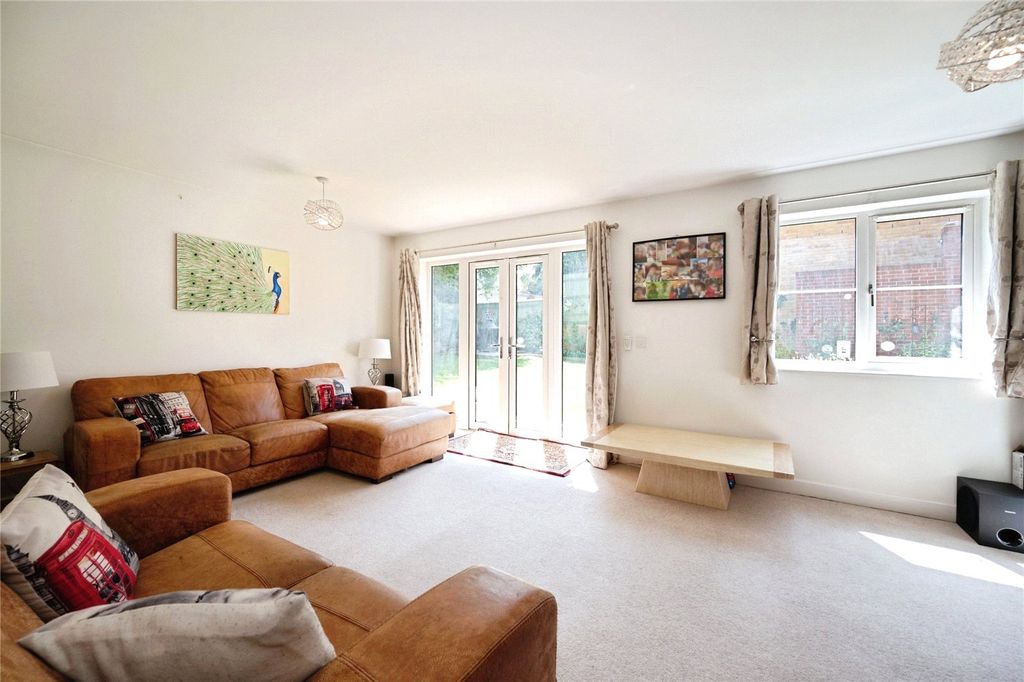 Property photo 3 of 18 Picture No. 02