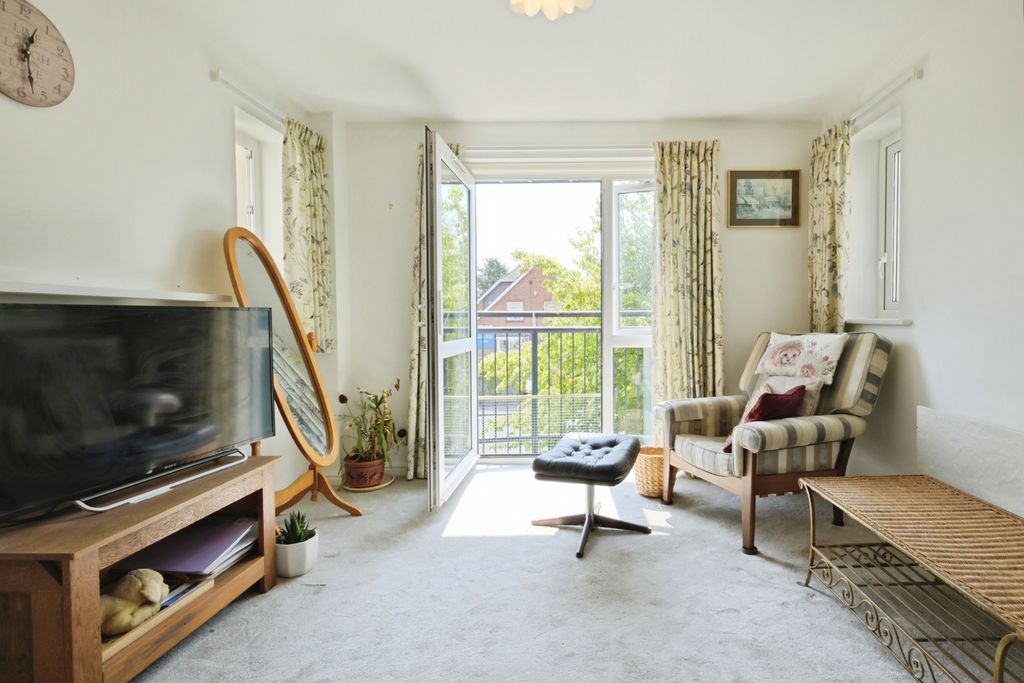 Property photo 3 of 20 Pbox-Img.Jpg