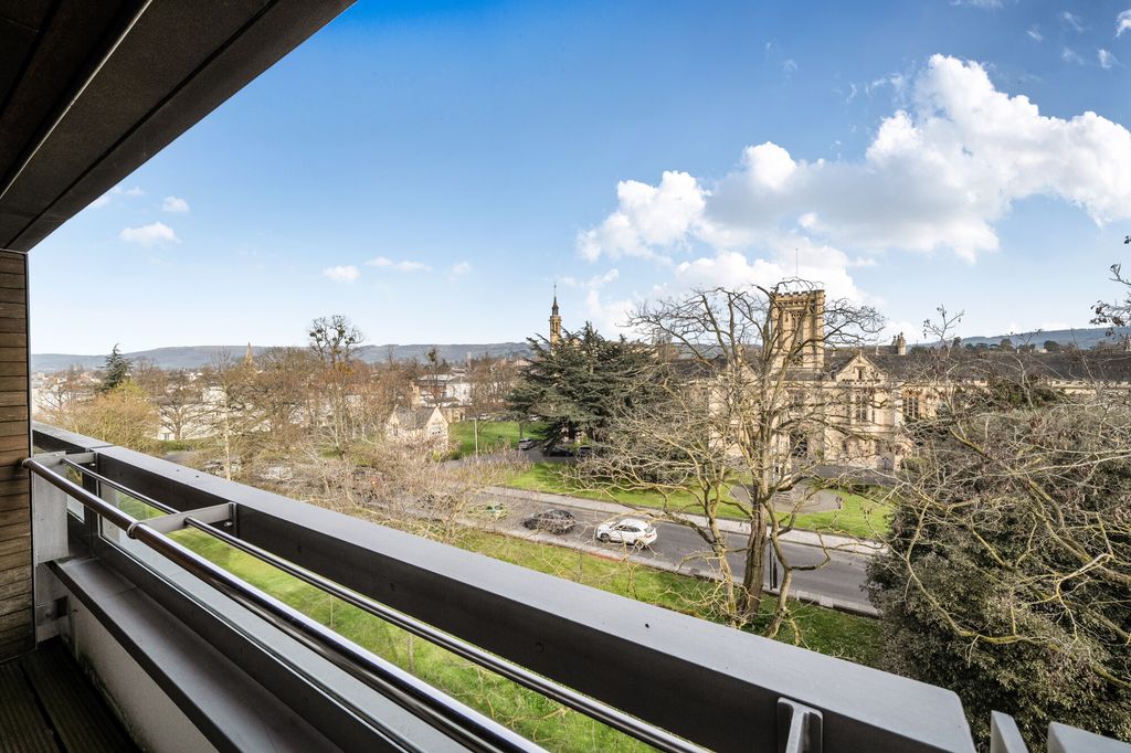 Property photo 3 of 14