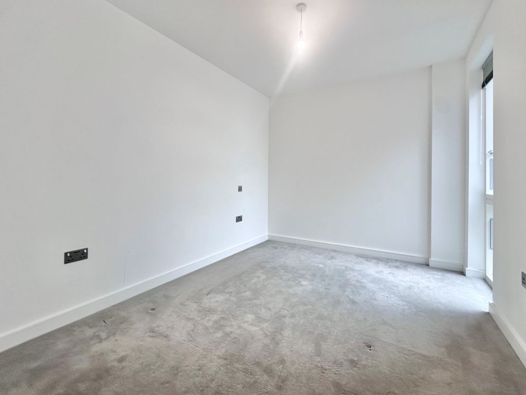 Property photo 3 of 5 Bedroom