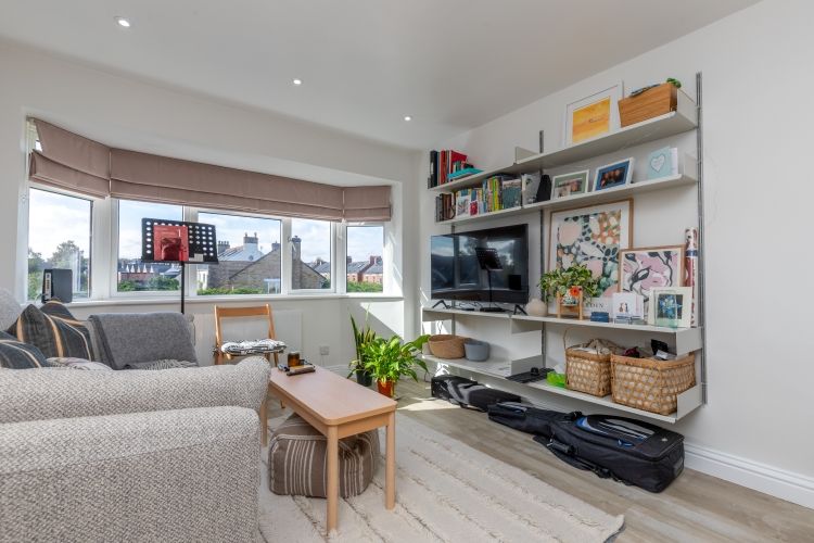 Property photo 3 of 7 266832