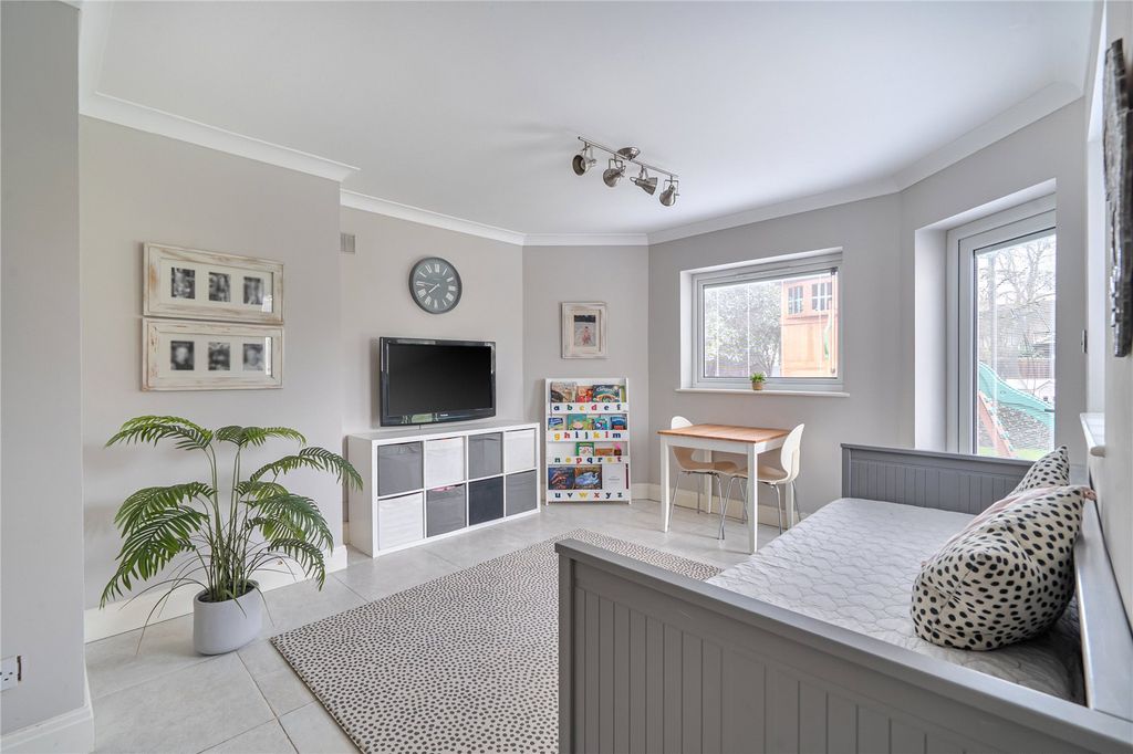 Property photo 2 of 22 Picture No. 08