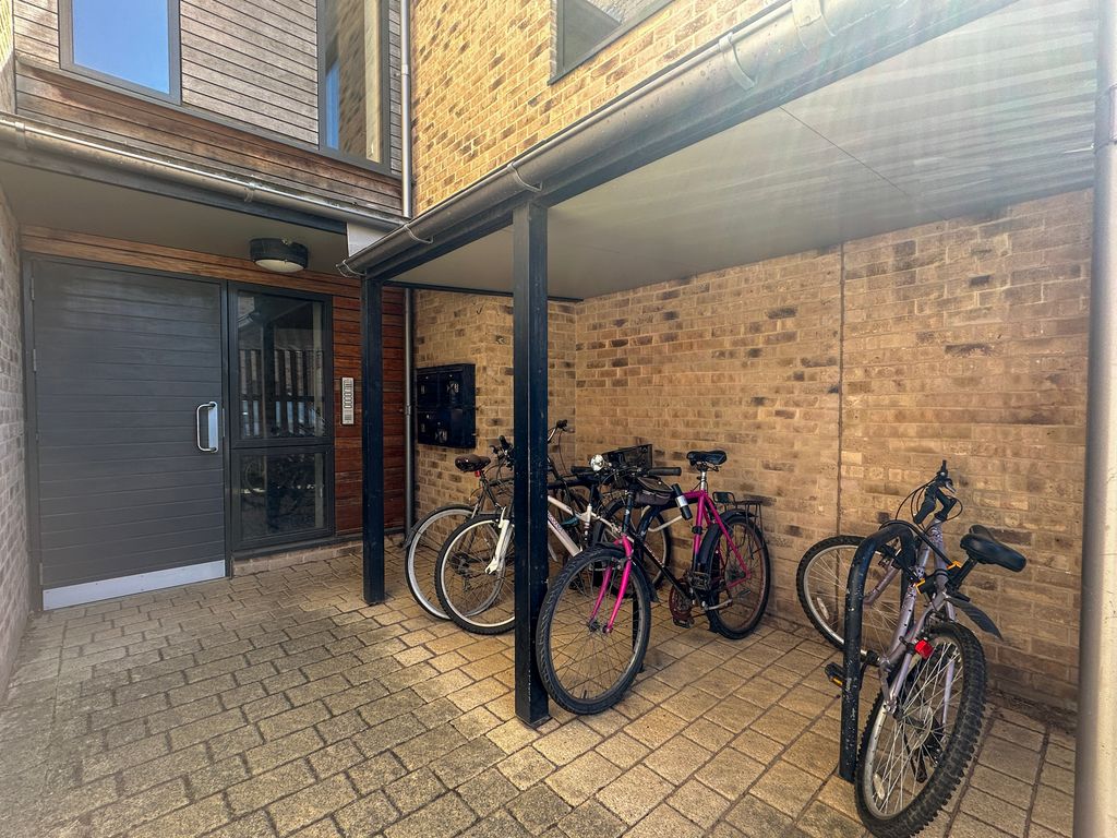 Property photo 3 of 4 Bike Store