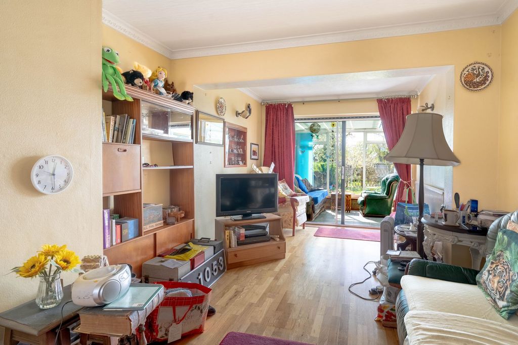 Property photo 3 of 13