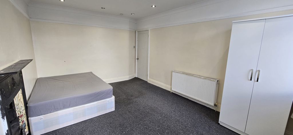Property photo 1 of 4