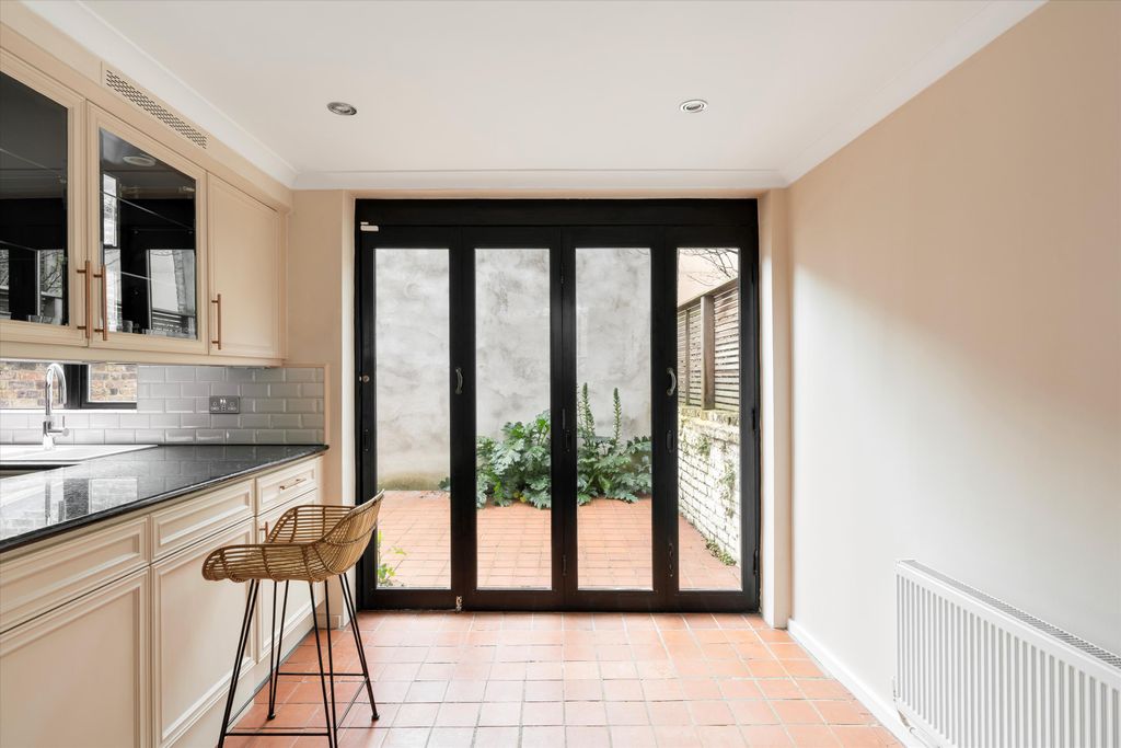 Property photo 2 of 27 Image