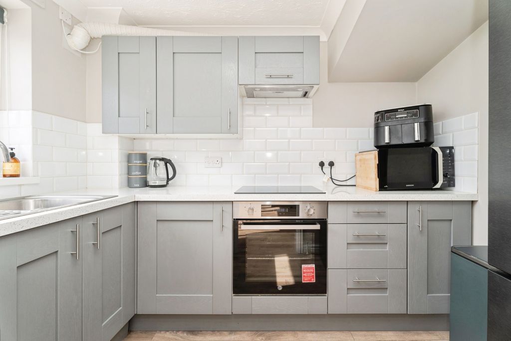 Property photo 2 of 23 Pbox-Img.Jpg