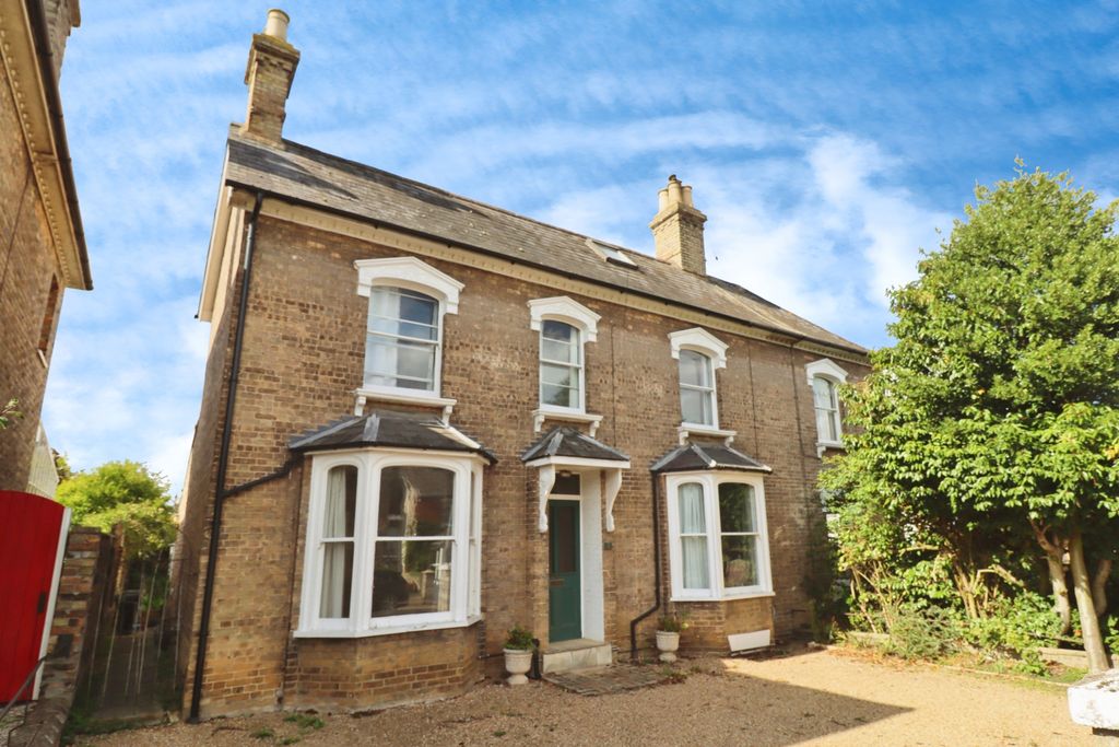 Property photo 1 of 8