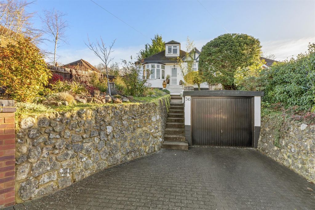 Property photo 1 of 15 36 Coningsby Rd, Hp13 5Ny-15.Jpg