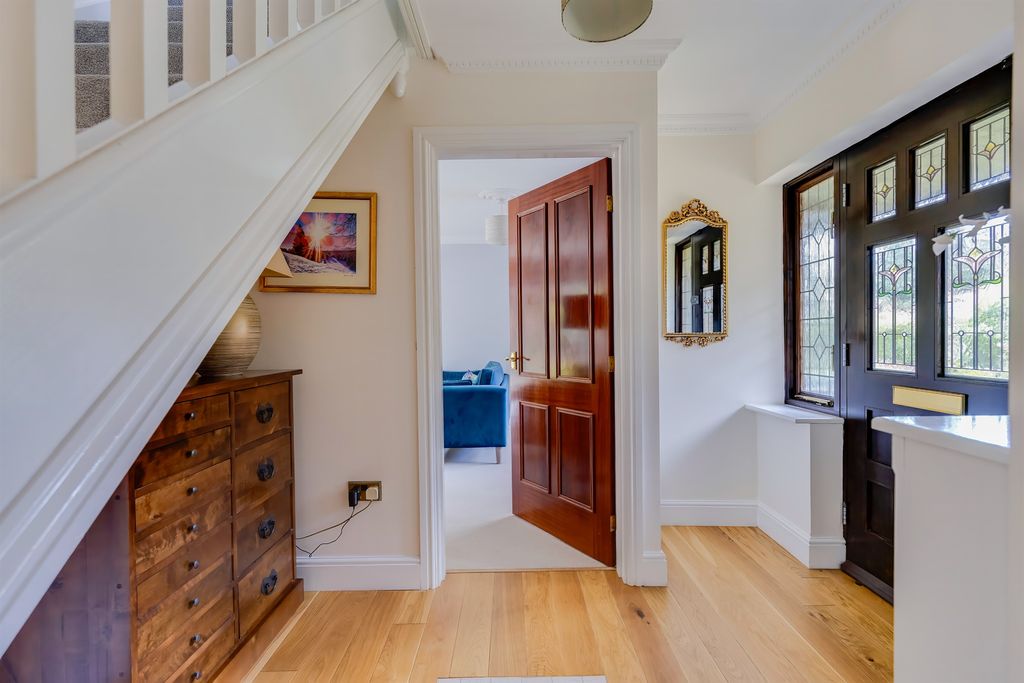 Property photo 3 of 34