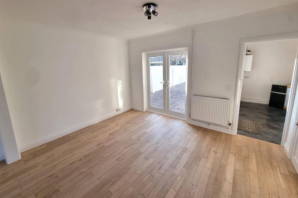 Property photo 3 of 14 Dining Room.Jpg