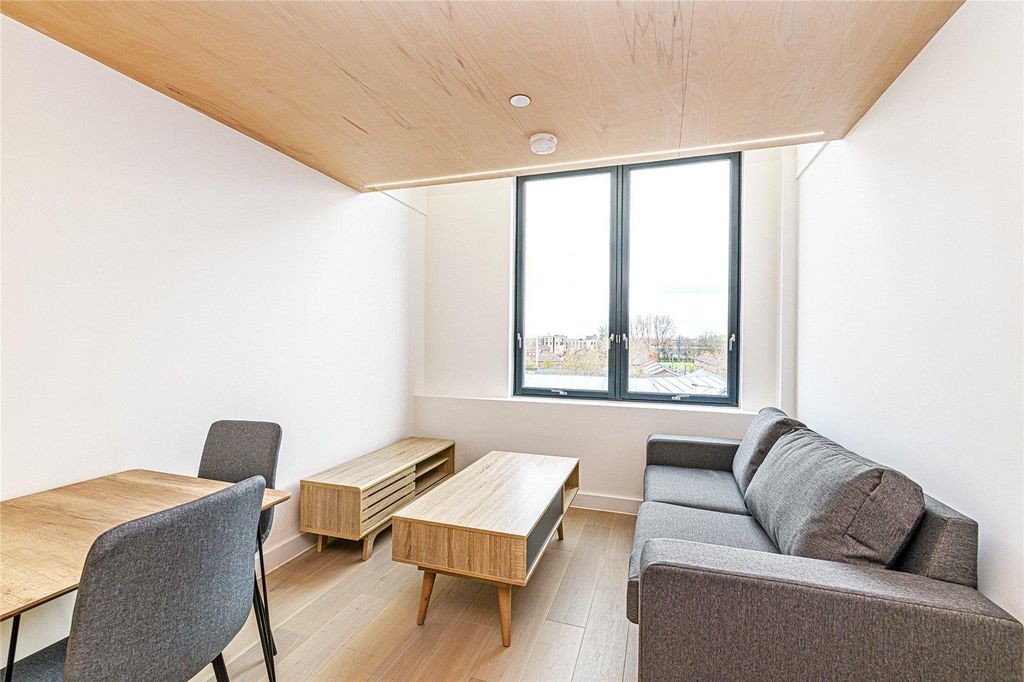 Property photo 2 of 7 Lounge