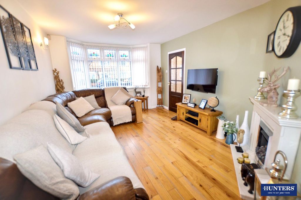 Property photo 2 of 18 Living Room