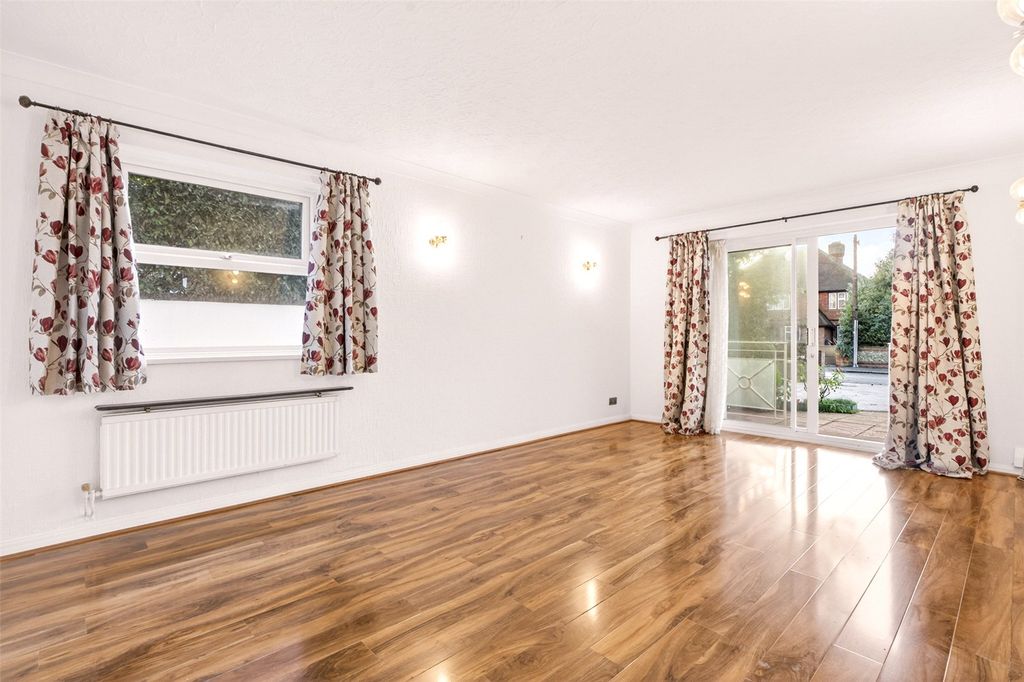 Property photo 3 of 22 Picture No. 17