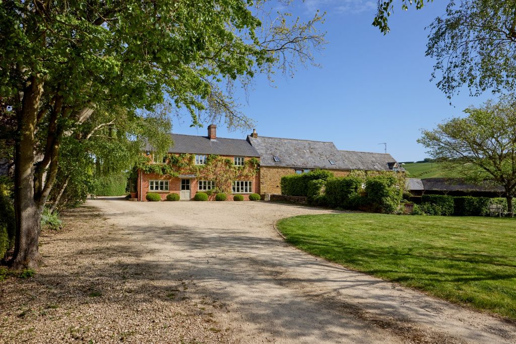 Property photo 3 of 24 Picture No. 64