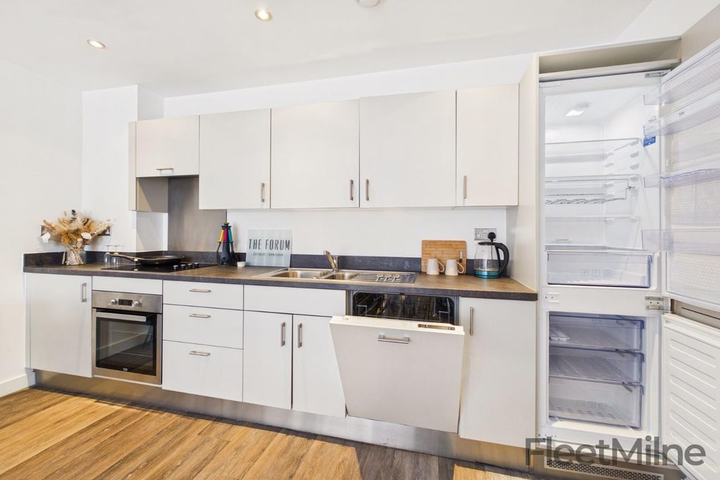 Property photo 3 of 21 Kitchen