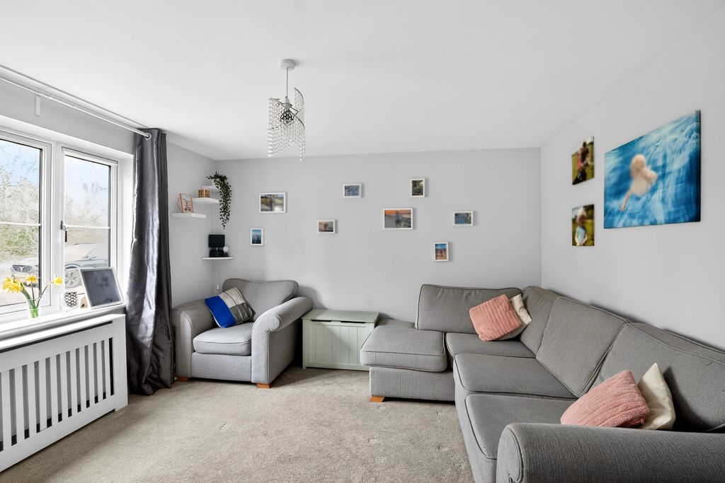 Property photo 3 of 28