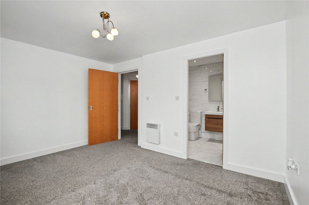 Additional image 5 of 2 bed flat for salePavilion Gardens, Farsley, Pudsey LS28