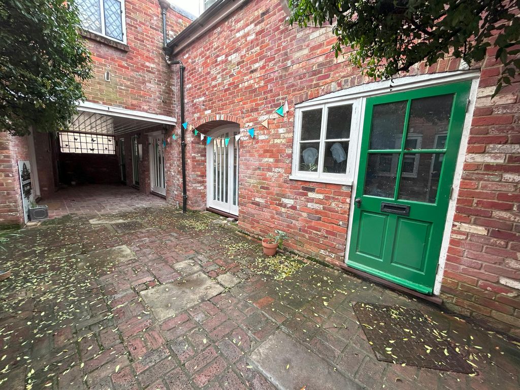 Property photo 2 of 2 Roman Quay5.Jpg