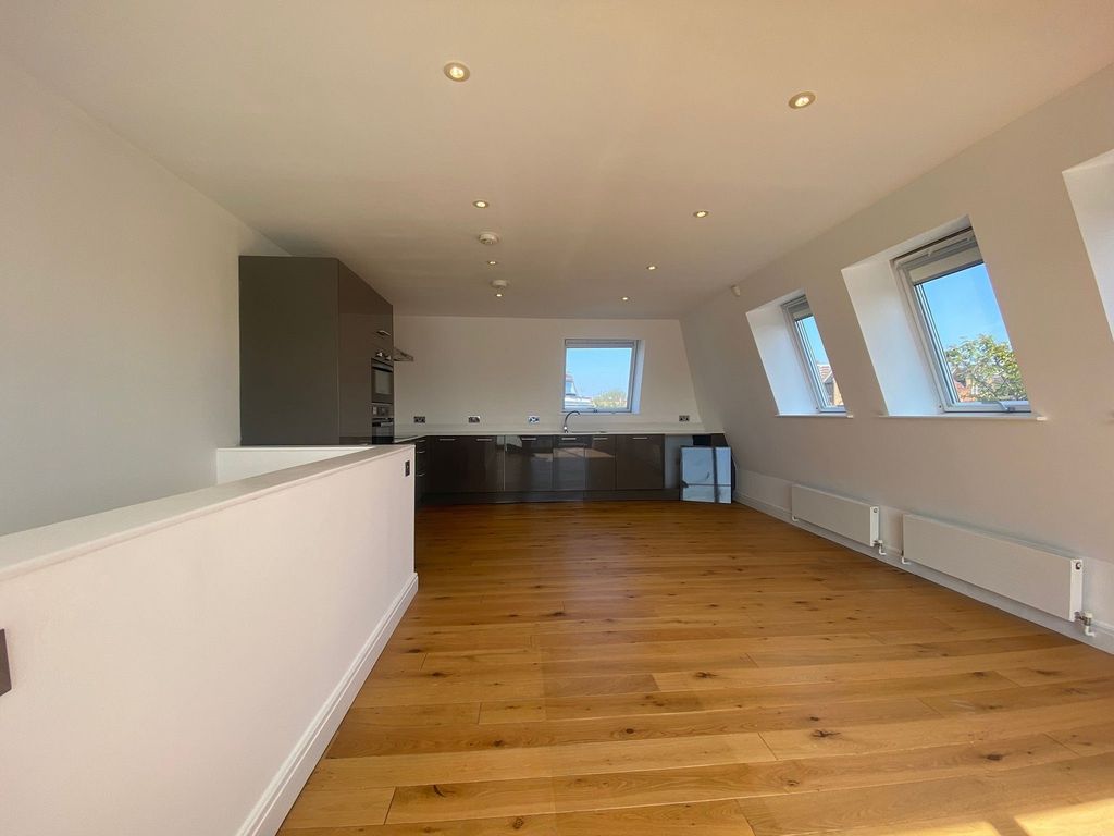 Property photo 3 of 8 Kitchen