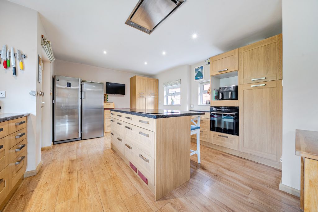 Property photo 3 of 26 Kitchen / Dining Room
