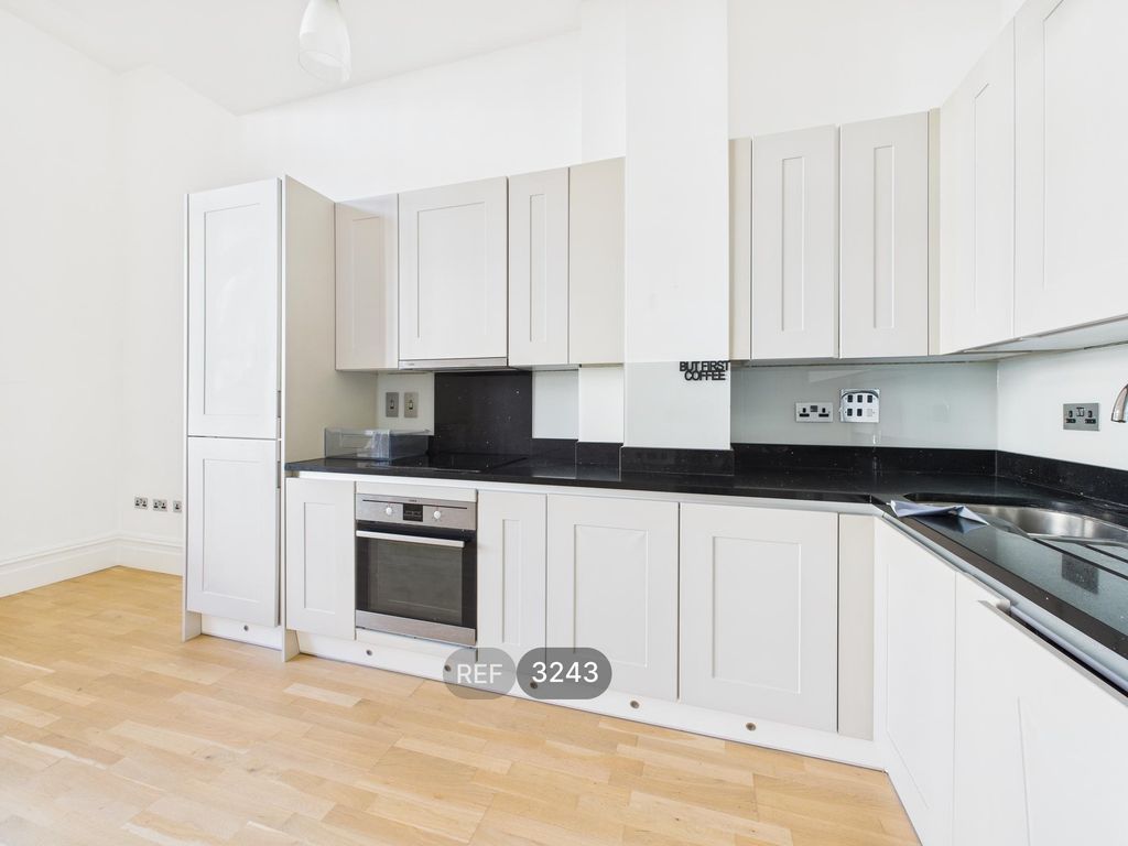 Property photo 2 of 14 Kitchen / Living Area