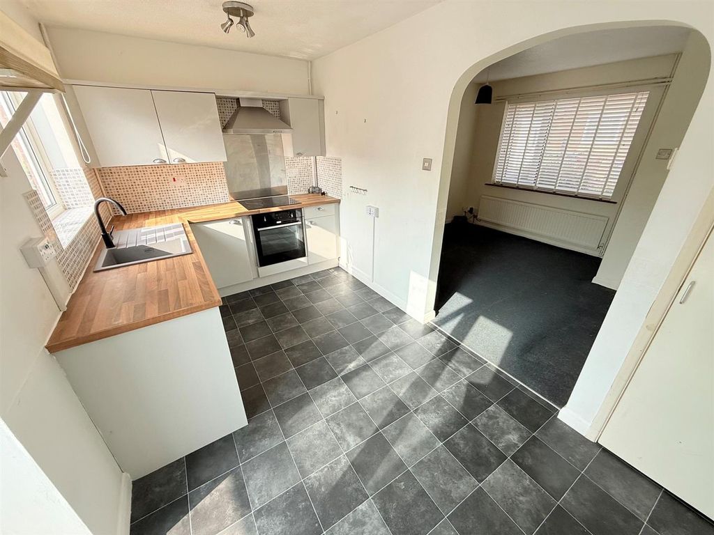 Property photo 3 of 13 Kitchen/Breakfast Room