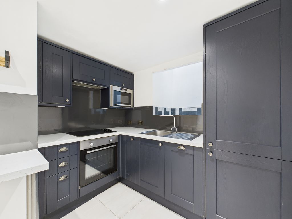 Property photo 1 of 9 Cam04693G0-Pr0071-Still007