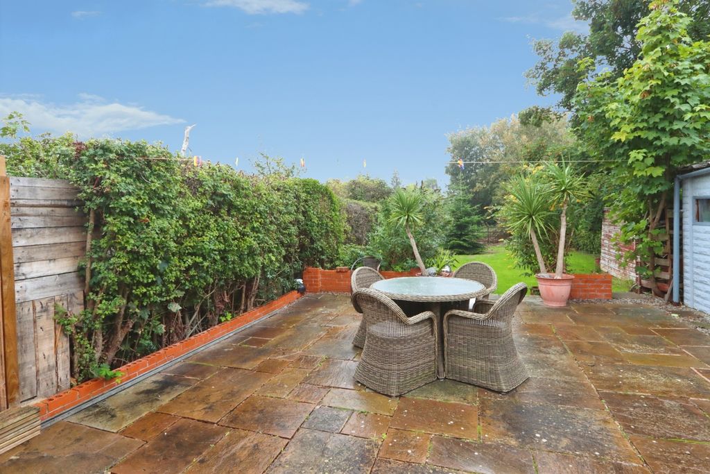Property photo 2 of 32 Pbox-Img.Jpg
