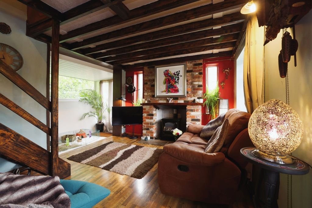 Property photo 2 of 10