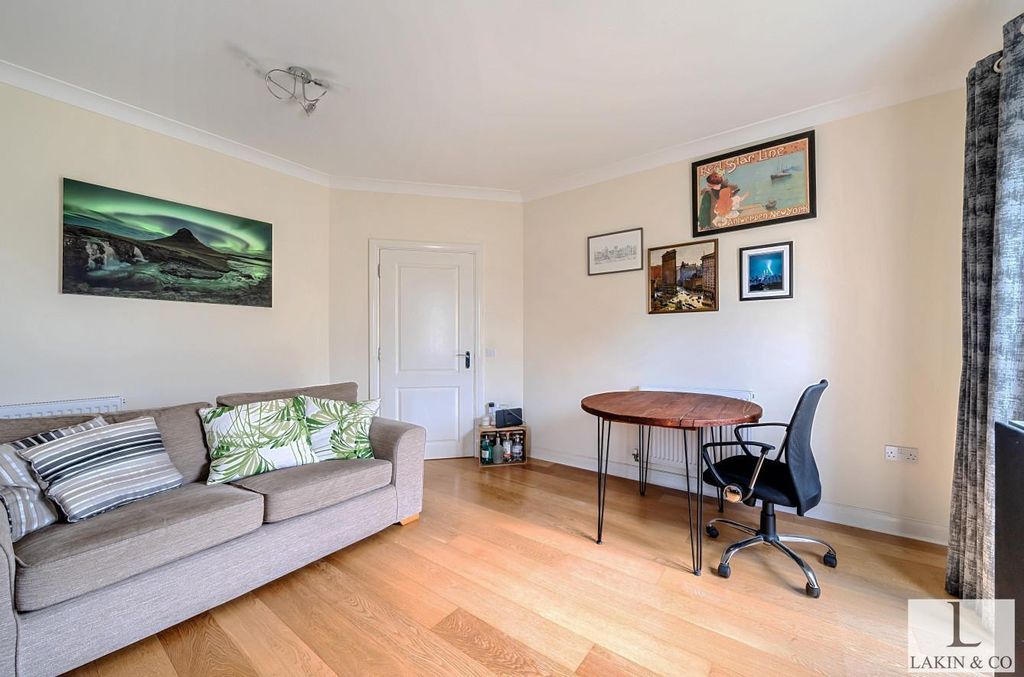 Property photo 3 of 12