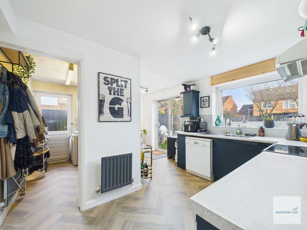 Property photo 3 of 27 Cam03394G0-Pr0437-Still012