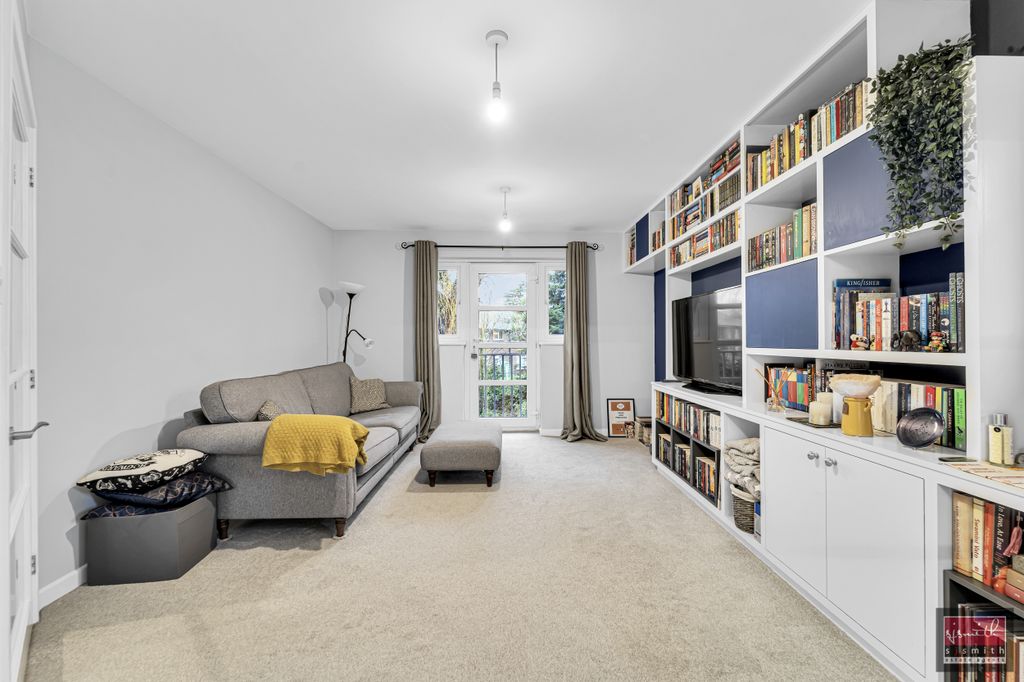 Property photo 3 of 12 Dsc06104