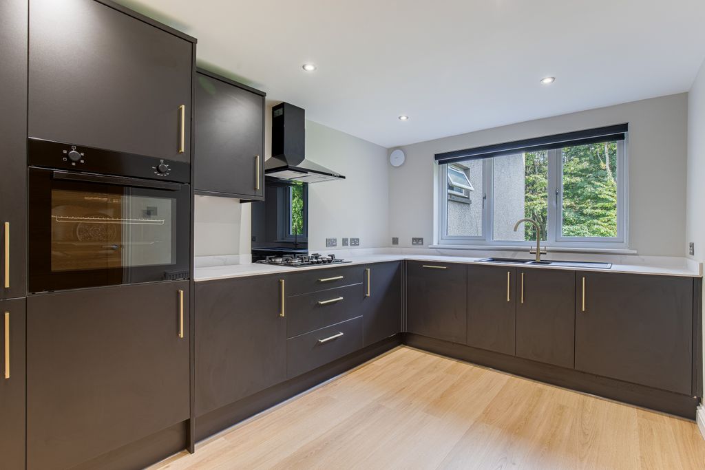 Property photo 1 of 13 Kitchen1